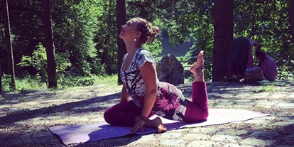 Yogakurs - vorhandenes Yogazubehör: Yogablöcke - Salzburg - Stefanie Sommerauer