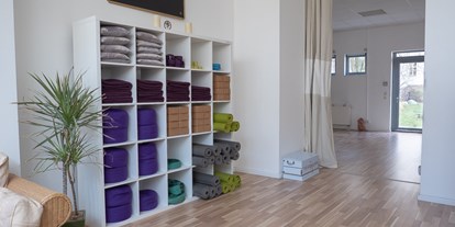 Yogakurs - vorhandenes Yogazubehör: Yogagurte - Berlin-Stadt Kreuzberg - Yoga am Park Studio