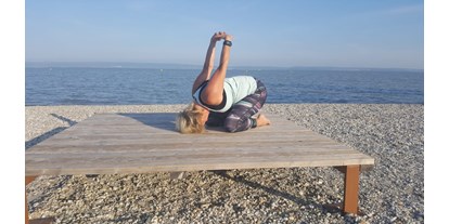 Yogakurs - geeignet für: Kinder / Jugendliche - Die einfachsten Übungen sind oft die effektivsten. - Dr. Sylvia Hanusch