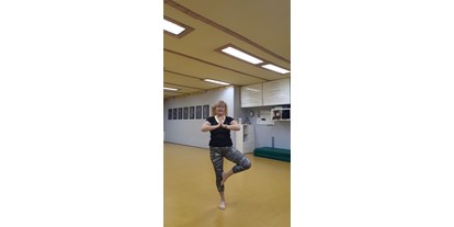Yogakurs - Ambiente: Große Räumlichkeiten - Brandenburg Süd - Studiobild - Dr. Sylvia Hanusch