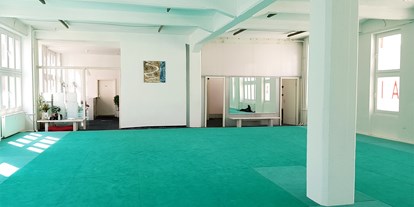 Yogakurs - Ambiente: Große Räumlichkeiten - Berlin-Stadt Wedding - Sevdalin Trayanov