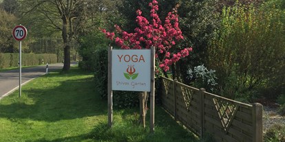 Yogakurs - Kurse mit Förderung durch Krankenkassen - Wegberg - Einfahrt - Shivas Garten