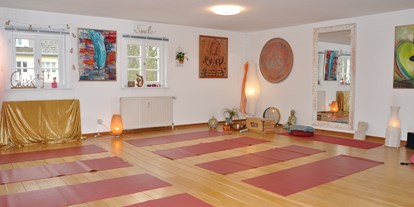 Yogakurs - vorhandenes Yogazubehör: Sitz- / Meditationskissen - Sauerland - Astrid Klatt