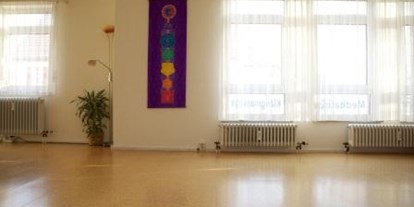 Yogakurs - spezielle Yogaangebote: Yogatherapie - Stuttgart - Raum WANDEL im Lotusherz - Lotusherz