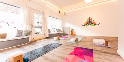 Yogakurs - Art der Yogakurse: Offene Kurse (Einstieg jederzeit möglich) - Hamburg-Stadt (Hamburg, Freie und Hansestadt) - Yogaraum  - Yogibude