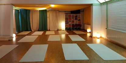 Yogakurs - vorhandenes Yogazubehör: Yogamatten - Köln Nippes - Der Yogaraum.  - Om my Yoga