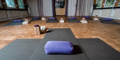 Yogakurs - Ausstattung: Sitzecke - Köln, Bonn, Eifel ... - Der gemütliche Yogaraum - Alexandra Rigano WandelbARigano
