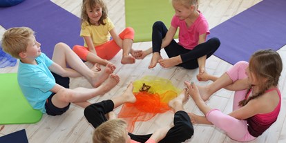 Yogakurs - Erreichbarkeit: gute Anbindung - Binnenland - Kinderyoga mit Grundschulkids - Yokimo - Yoga Kids Motion