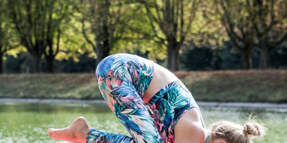 Yogakurs - Kurse für bestimmte Zielgruppen: Kurse für Unternehmen - Köln Rodenkirchen - Lilly Lia Yoga Köln. - LILLY LIA YOGA | Yogalehrerin aus Köln