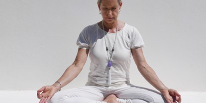 Yogakurs - Kurssprache: Deutsch - Bergisch Gladbach Refrath - Licence To Change - Yogatherapie und psychologisches Coaching