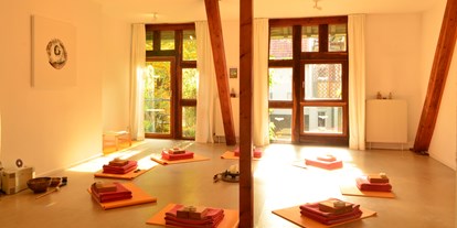 Yogakurs - Kurse für bestimmte Zielgruppen: Kurse für Unternehmen - Ober-Ramstadt - Gruppen-Raum - Zentrum für Yoga und Therapie