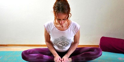 Yogakurs - geeignet für: Schwangere - Fürstenfeldbruck - Hatha Yoga mit Rebekka - Rebekka Barsekow: Yoga und Malas