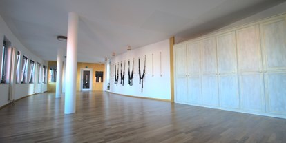 Yogakurs - Yogastil: Restoratives Yoga - Bornheim (Rhein-Sieg-Kreis) - Blick in den Übungsraum unseres Studios. - Anuyoga