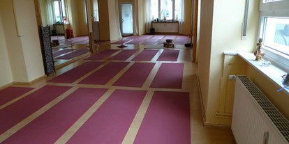 Yogakurs - Kurse für bestimmte Zielgruppen: Kurse für Unternehmen - Mehlingen - Übungsraum - Yoga und Ergotherapie Centrum Cafuk