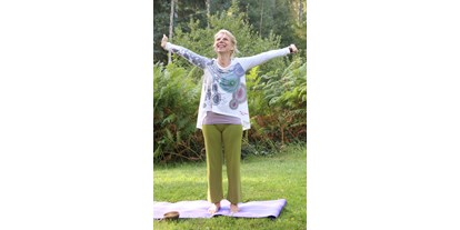 Yogakurs - vorhandenes Yogazubehör: Yogamatten - Kellenhusen - ©Andrea Keil - Sandra Schwardt Yoga, Meditation und Entspannung in Kellenhusen