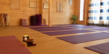 Yogakurs - Kurse für bestimmte Zielgruppen: Kurse für Unternehmen - Kellenhusen - Im Yogatempel finden verschiedene Kurse und Workshops statt - Sandra Schwardt Yoga, Meditation und Entspannung in Kellenhusen