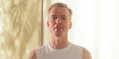 Yogakurs - Weitere Angebote: Yogalehrer Ausbildungen - Niedersachsen - Leiter des Sampoorna Yoga Zentrums Oldenburg - Sampoorna Yoga Zentrum Oldenburg