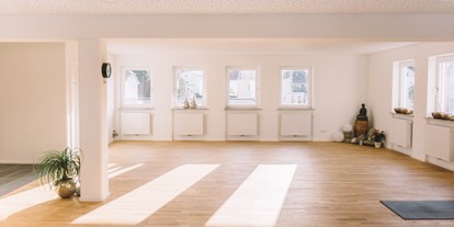 Yogakurs - Art der Yogakurse: Community Yoga (auf Spendenbasis)  - Pfaffenhofen an der Ilm - Yogastudio in der Türltorstraße 5, 85276 Pfaffenhofen/Ilm - Intensiv-Yoga