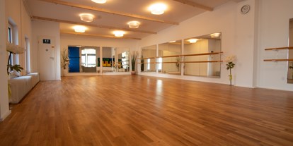 Yogakurs - Kurse für bestimmte Zielgruppen: Rückbildungskurse (Postnatal) - Aachen - Kursraum - Together Yoga & Zumba Studio