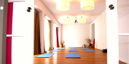 Yogakurs - Kurse für bestimmte Zielgruppen: Kurse für Unternehmen - Frankfurt am Main - Yogaraum Frankfurt - SAKTI YOGA