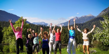 Yogakurs - Yogastil: Yoga Nidra - Bayern - Yoga Urlaub und Yoga Retreats im Chiemgau, am Chiemsee, in Tirol, an traumhaften Orten Entspannung und Kraft tanken


Yoga Retreat Kalender auf www.yogamitinka.de/events - Yoga mit Inka