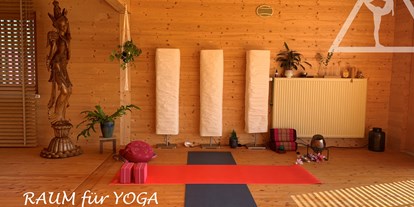 Yogakurs - Ausstattung: Umkleide - Düren Gürzenich - online Setting - TriYoga in Düren