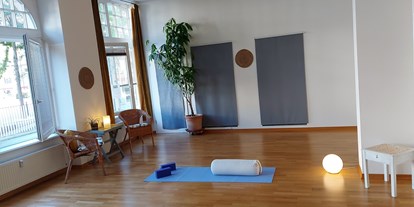 Yogakurs - vorhandenes Yogazubehör: Decken - Stuttgart / Kurpfalz / Odenwald ... - Einzelstunde Yoga, Pilates, Entspannung und Gesundheitspädagogik - YOGA | PILATES |  ENTSPANNUNG - Gesundheitsweg in Heidelberg
