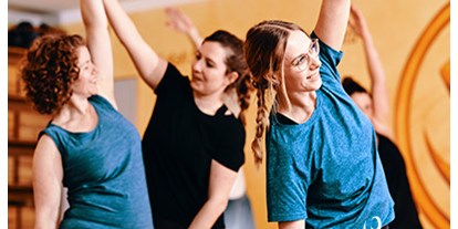 Yogakurs - Kurse für bestimmte Zielgruppen: Kurse nur für Frauen - Mallersdorf-Pfaffenberg - Olli's Yoga