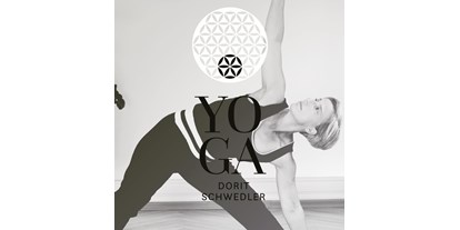 Yogakurs - vorhandenes Yogazubehör: Meditationshocker - Dorit Schwedler / Yoga United