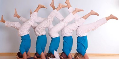 Yogakurs - Erreichbarkeit: gut mit der Bahn - Niederösterreich - https://scontent.xx.fbcdn.net/hphotos-prn2/t31.0-8/s720x720/1397755_550092185064768_395436155_o.jpg - Devananda Yogaschule - österreichische Schule für klassischen Yoga