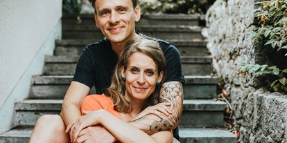 Yogakurs - Franken - Eva und Colin Taylor. Studiobetreiber - Karkuma Yoga & beyond