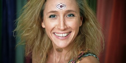 Yogakurs - Kurssprache: Englisch - Donauraum - Evelyn Klima und das "Dritte Auge" - Rainbow Yoga