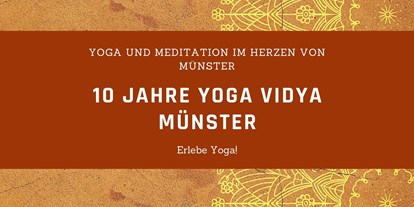 Yogakurs - vorhandenes Yogazubehör: Meditationshocker - Münsterland - 10 Jahre Yoga Vidya Münster - Komm vorbei! - Hatha-Yoga Präventionskurs für Anfänger