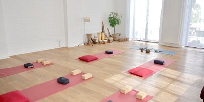 Yogakurs - vorhandenes Yogazubehör: Decken - Aachen - Yoga und Meditation in Aachen