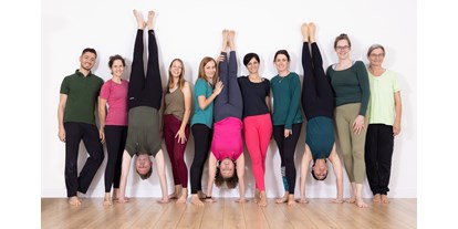 Yogakurs - Erfahrung im Unterrichten: > 1000 Yoga-Kurse - Mattenplatz - Dein Yogadinx Eilbek