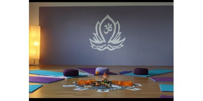 Yogakurs - vorhandenes Yogazubehör: Sitz- / Meditationskissen - Bad Schwartau - Kinderyoga in Geschichten eingebettet, Themen bezogene Materialien  - yogakidsluebeck.de