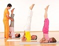 Yoga: Drop-In Yoga Stunde: zeitlich flexibel, von extra-sanft bis fortgeschritten - Sivananda Yoga Vedanta Zentrum Berlin