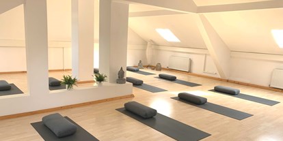 Yogakurs - Ambiente: Große Räumlichkeiten - Wien-Stadt Donaustadt - Studioräumlichkeiten - Yogagalerie