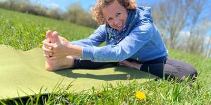 Yogakurs - vorhandenes Yogazubehör: Sitz- / Meditationskissen - Wieselburg - Yoga verbindet - Doris Greil