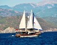 Yogaevent: Eine Gulet in voller Windfahrt - Schiff Yoga Urlaub Türkei 2022