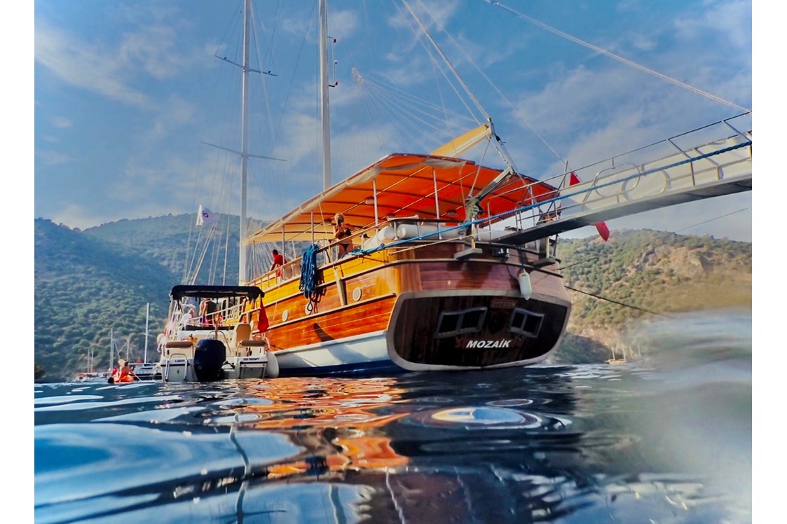 Yogaevent: Eine Gulet ist ein traditionelles Holzschiff die fast nur in der Türkei zu finden sind. - Schiff Yoga Urlaub Türkei 2022