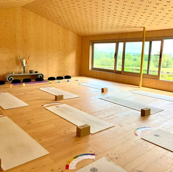 200h Yoga Teacher Training Bruges