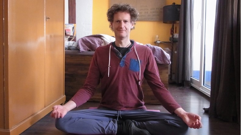 Yoga Zuhause – die Chance für die eigene Yogapraxis - FindeDeinYoga.org