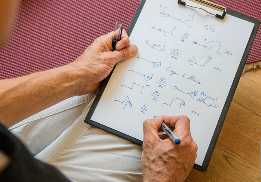 Osteoporose - Knochen stärken mit Yogatherapie - FindeDeinYoga.org