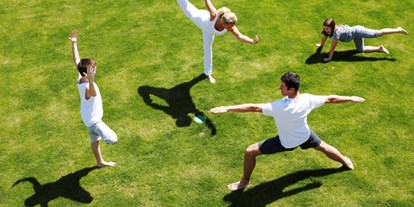 Yogakurs - Art der Yogakurse: Offene Kurse (Einstieg jederzeit möglich) - Mostviertel - Familienyoga - Meraner Care