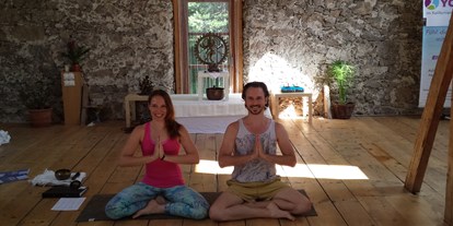 Yogakurs - vorhandenes Yogazubehör: Meditationshocker - Wien - Elljo Yoga
