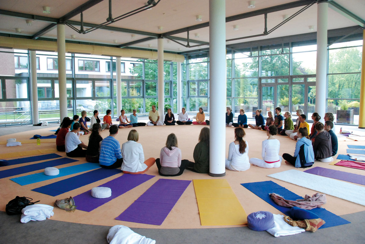 Yogakurs - Yogaraum "Ananda" im Haus Shanti - Yoga Vidya Bad Meinberg