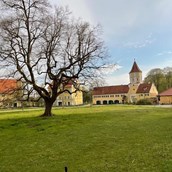 Yoga - Das Areal von Schloss Blumenthal - Frauen-Wochenenden mit Yoga in Schloss Blumenthal