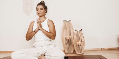 Yogakurs - vorhandenes Yogazubehör: Sitz- / Meditationskissen - Nürnberg - Yin Yoga