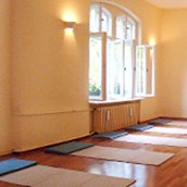 Yoga - Seminarraum 2 - Weg der Mitte Gesundheits- und Ausbildungszentrum